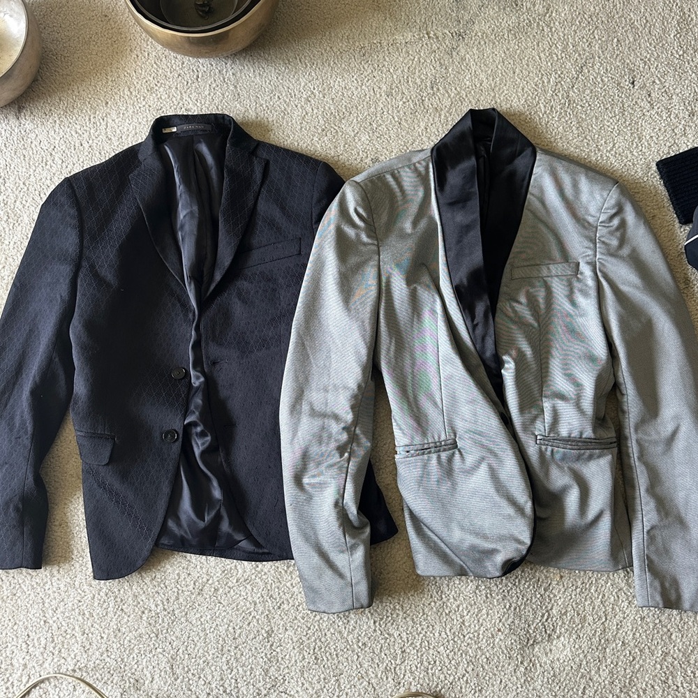 2 40R Zara men’s suit jackets